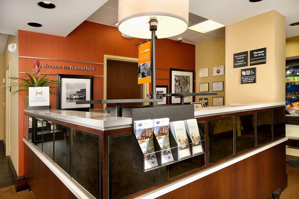Hampton Inn Haverhill Exteriör bild