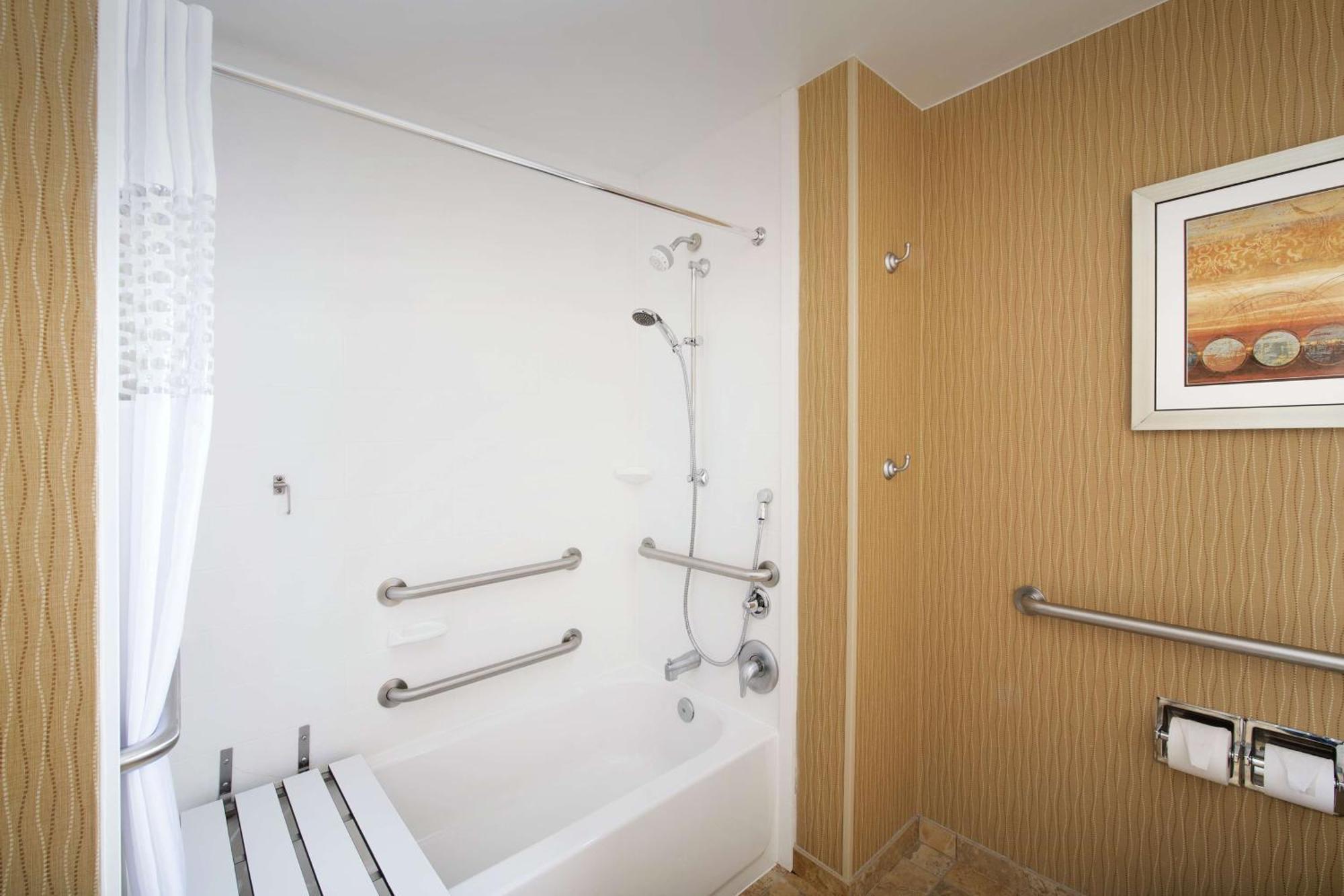 Hampton Inn Haverhill Exteriör bild
