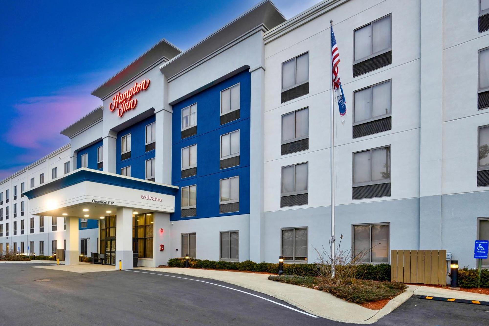 Hampton Inn Haverhill Exteriör bild