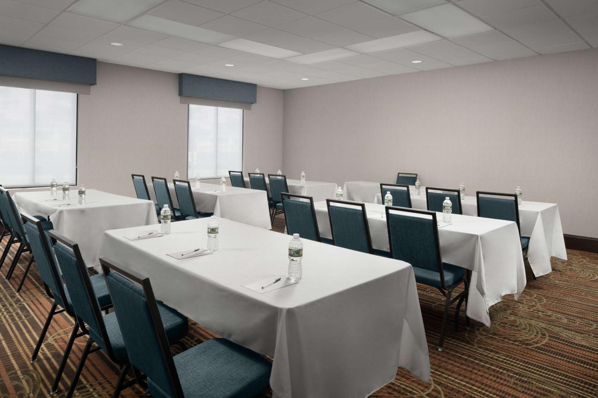 Hampton Inn Haverhill Exteriör bild