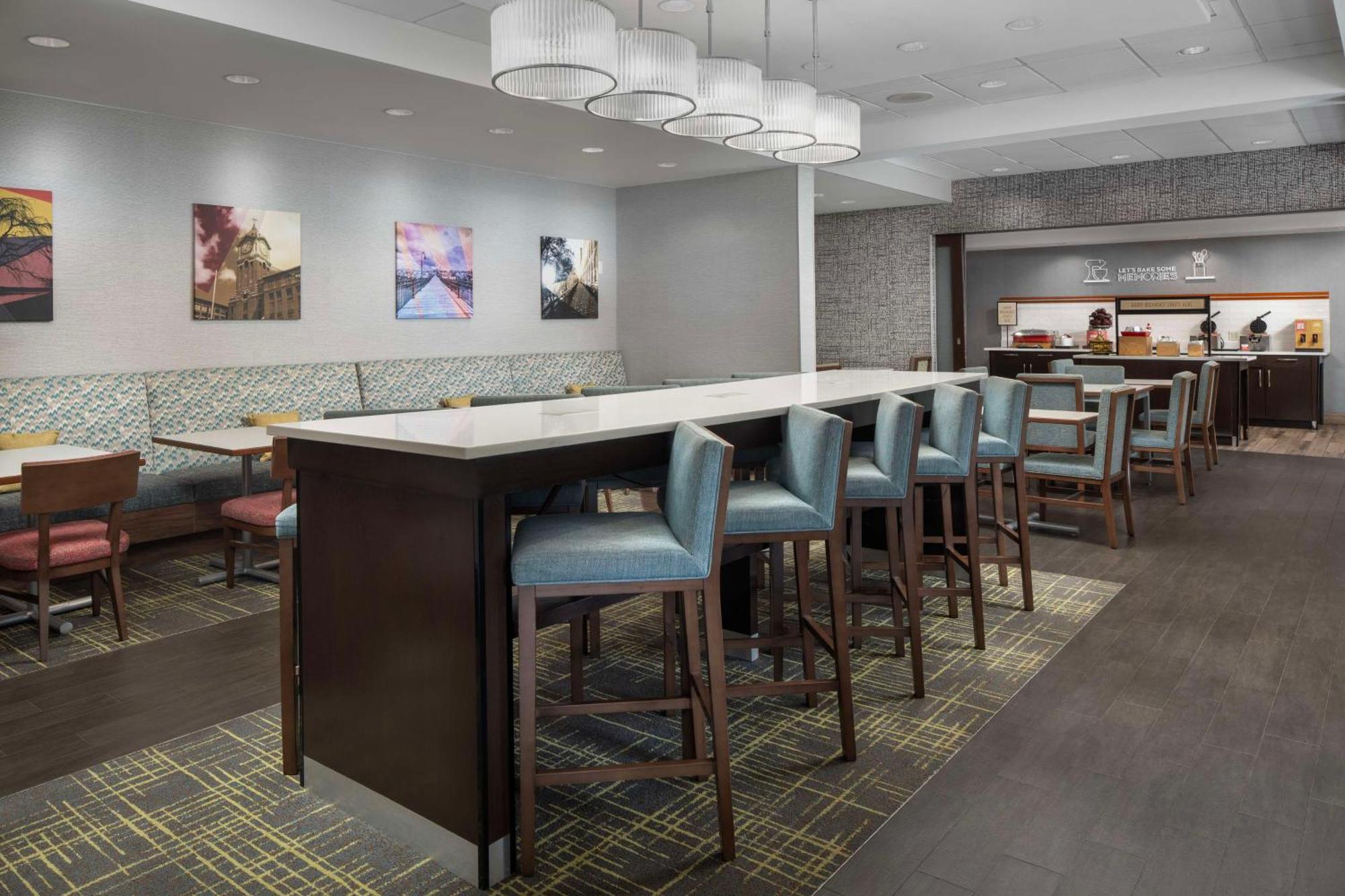 Hampton Inn Haverhill Exteriör bild