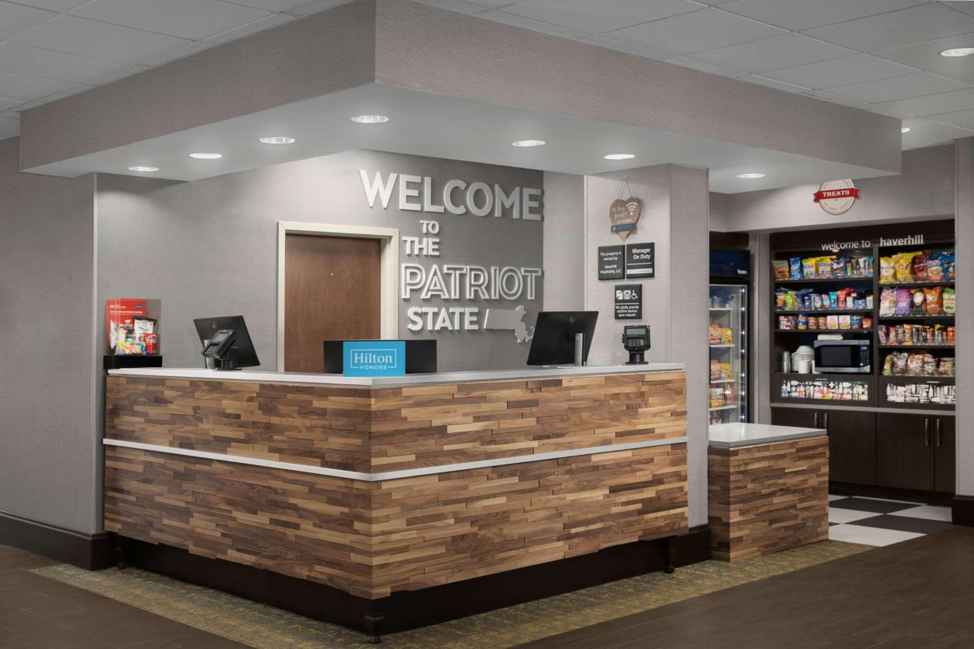 Hampton Inn Haverhill Exteriör bild