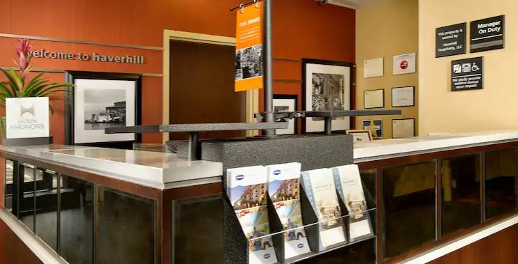 Hampton Inn Haverhill Exteriör bild